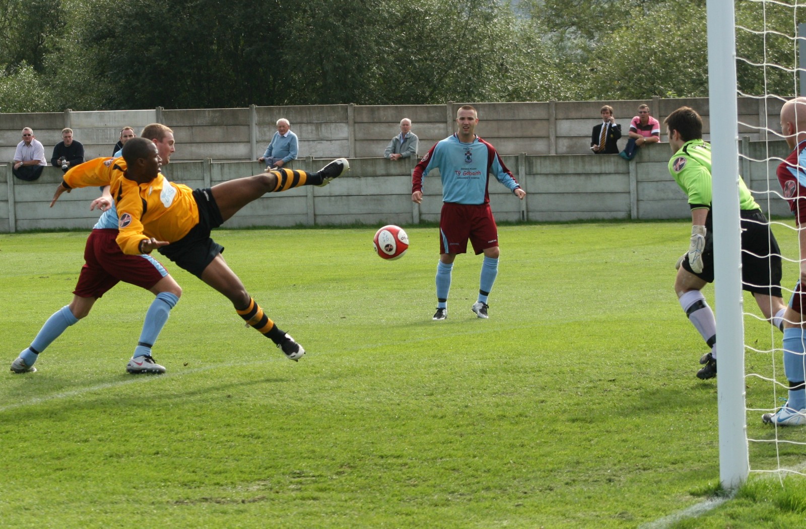 13th Sep - Ossett Albion v Colywn Bay - IMG_5476.JPG