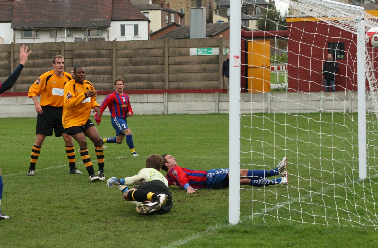 18 Oct - Ossett Albion FC v Woodley Sports FC (Unibond Div 1