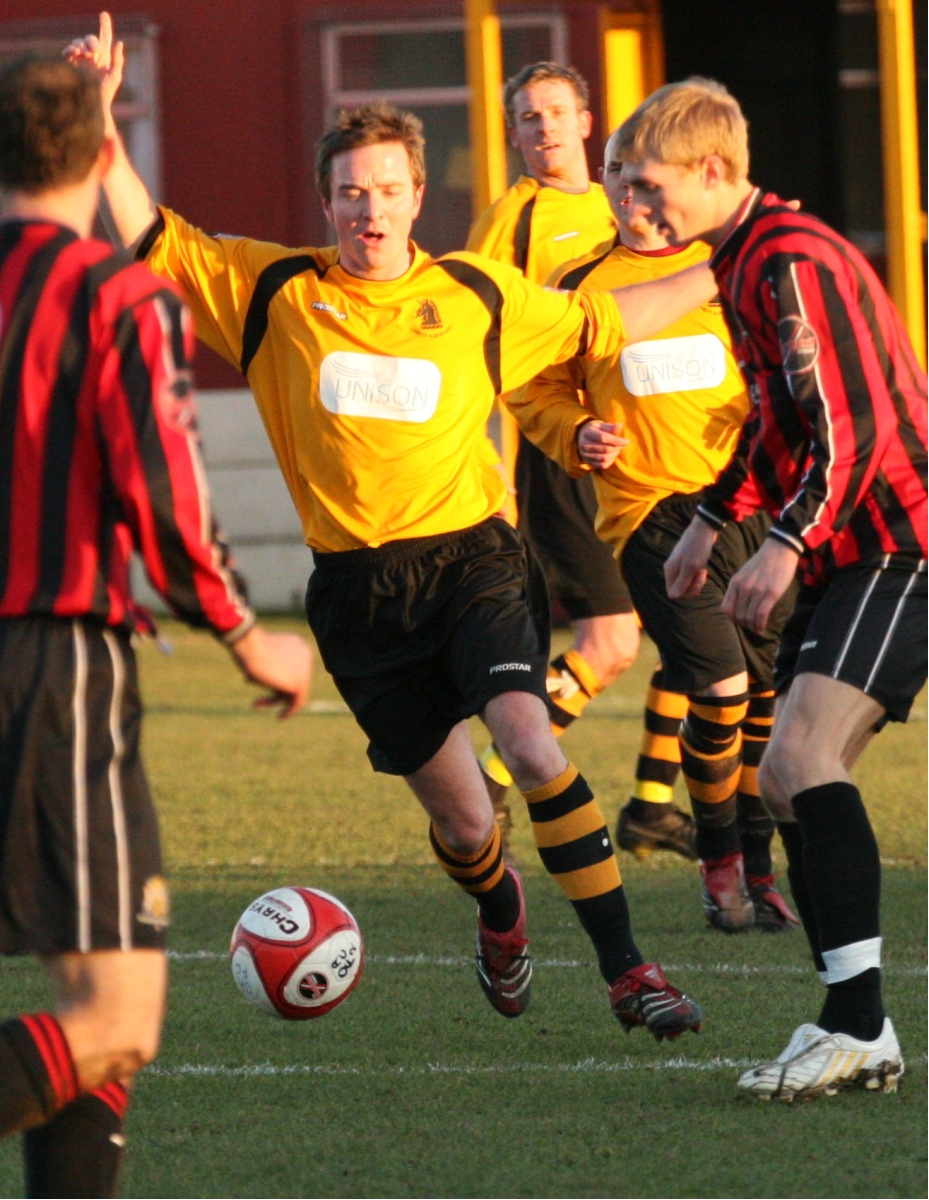 6th Dec - Ossett Albion v Radcliffe Borough FC - IMG_2076 .J