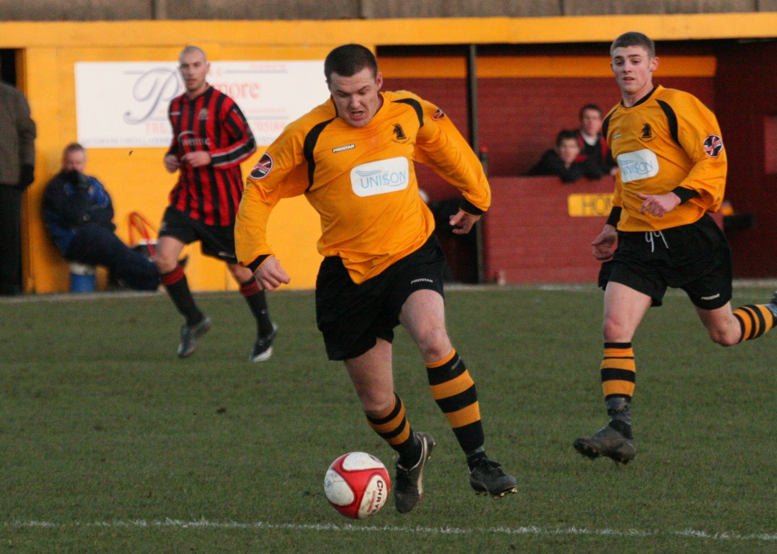 6th Dec - Ossett Albion v Radcliffe Borough FC - Dave Dickin